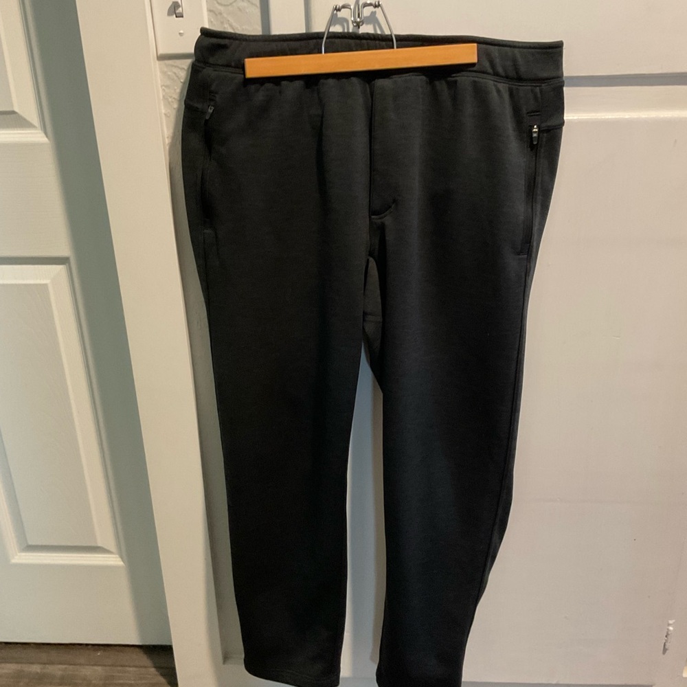 Duluth Trading Co Black Snagstop sweatpants. Size L